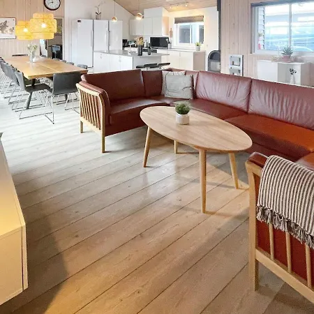 20 Person Holiday In L Kken